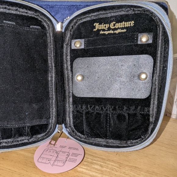 Juicy Couture Blue Velvet Cosmetic Bag Set - Picture 7 of 8